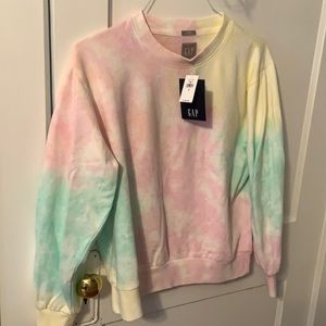 New with tags. Super soft tie dye gap sweatshirt.